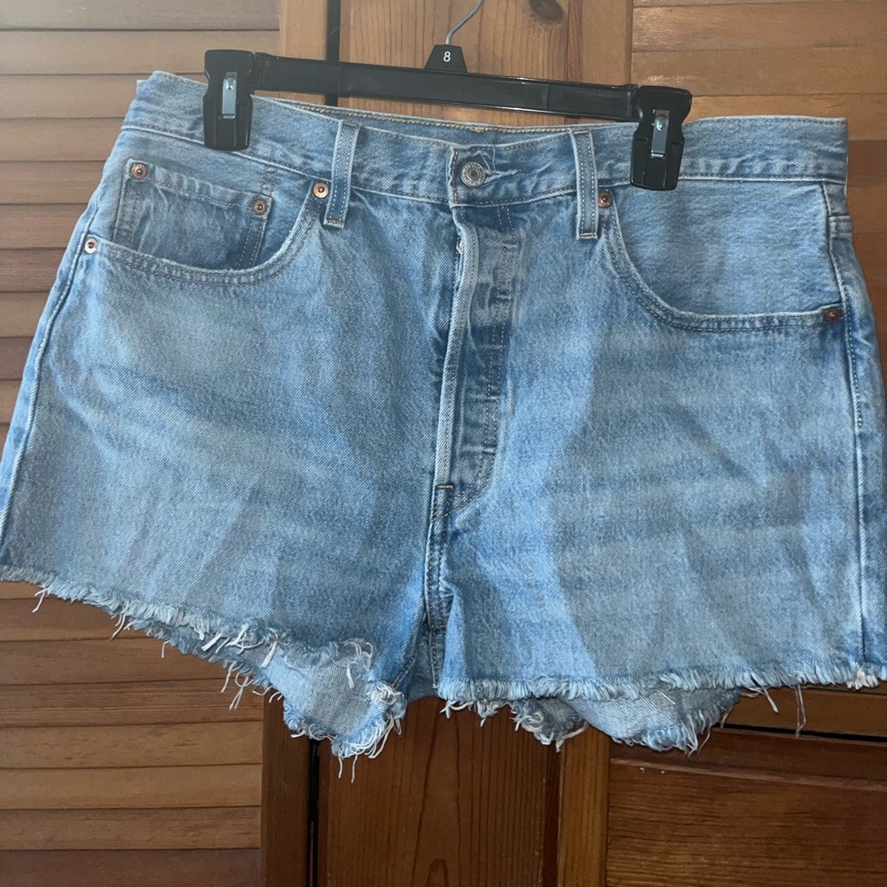 Levi's 501 Jean shorts / size 32